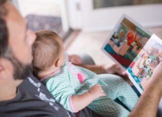 Luister eens een Disney-verhaal voor het slapengaan verhaal voorlezen voor baby