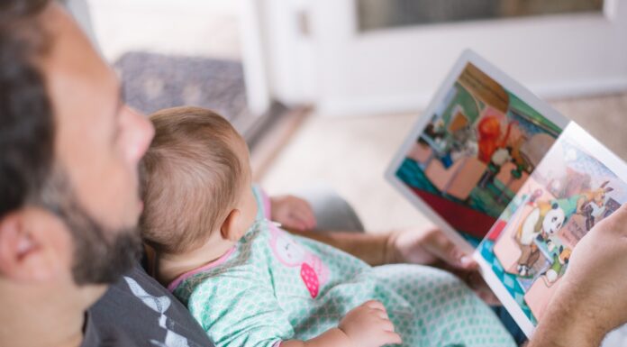 Luister eens een Disney-verhaal voor het slapengaan verhaal voorlezen voor baby